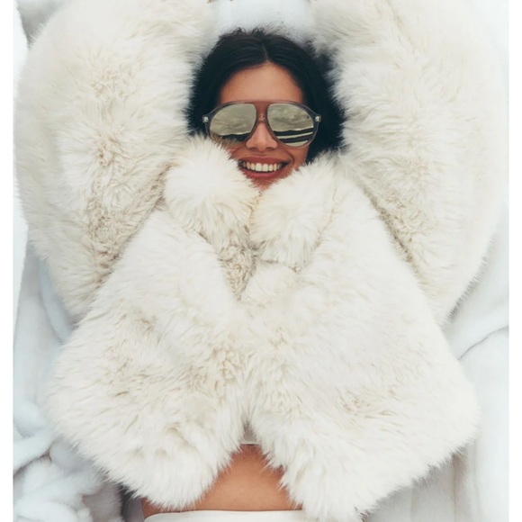 ALO YOGA Opulent Faux Fur Cropped Jacket SZ S - Picture 11 of 11